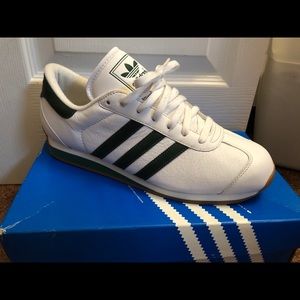 Men’s Adidas “Country II”